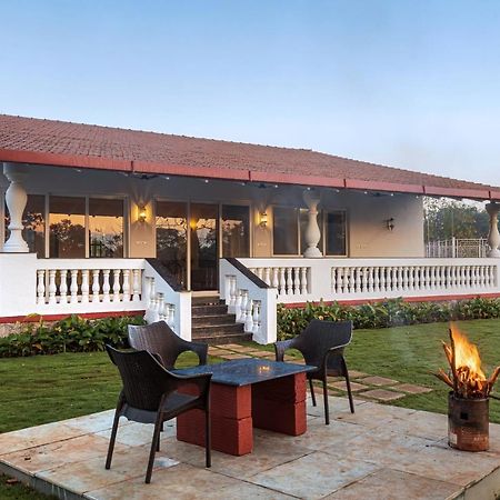 Saffronstays Mariposa By The River Rio, Karjat Bagian luar foto