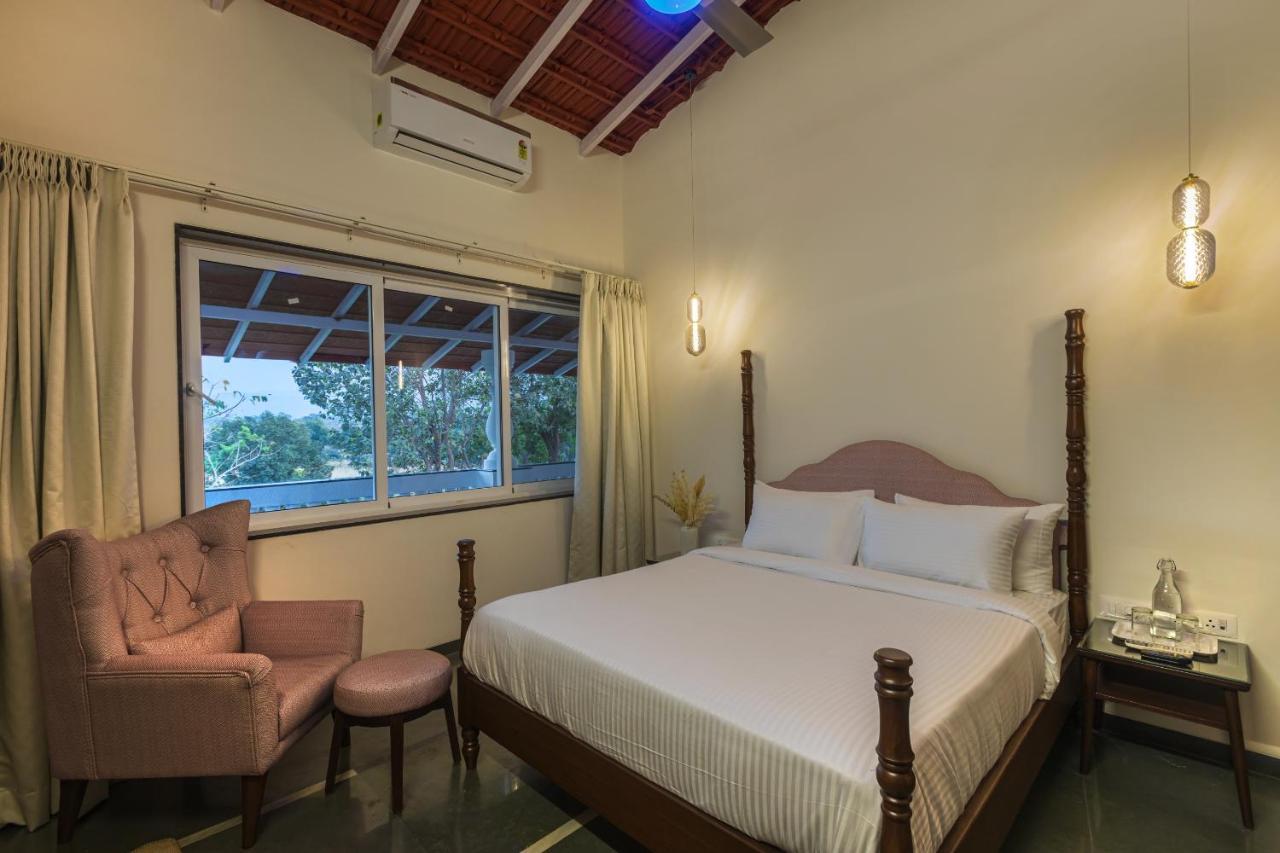 Saffronstays Mariposa By The River Rio, Karjat Bagian luar foto